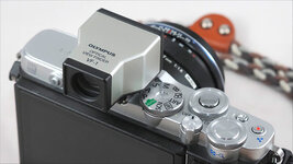 Olympus-E-P7-with-VF-1-Viewfinder-a.jpg